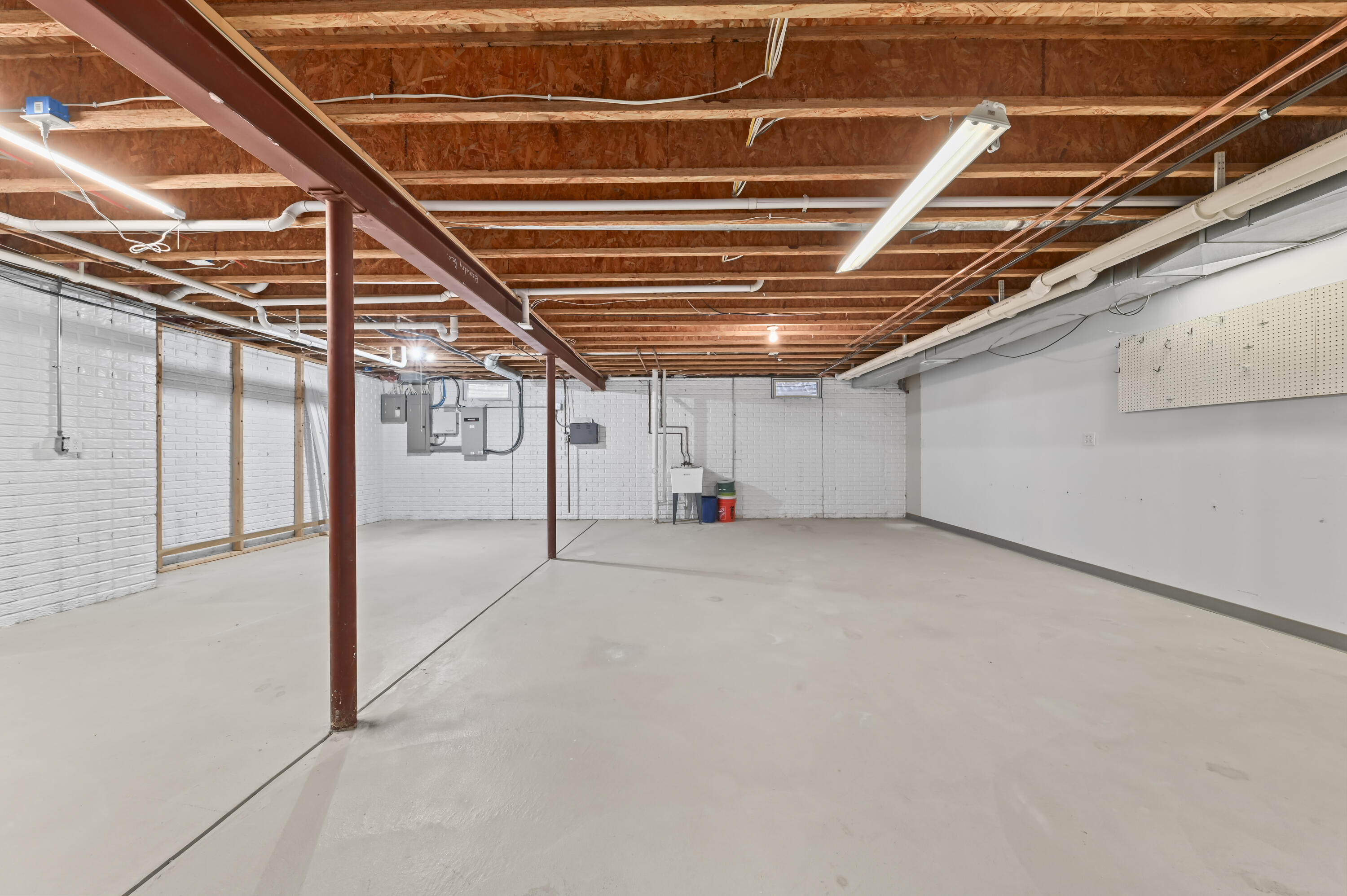 W226N3551 Wethersfield Road Pewaukee, WI 53072 - Photo 30 of 36 Basement