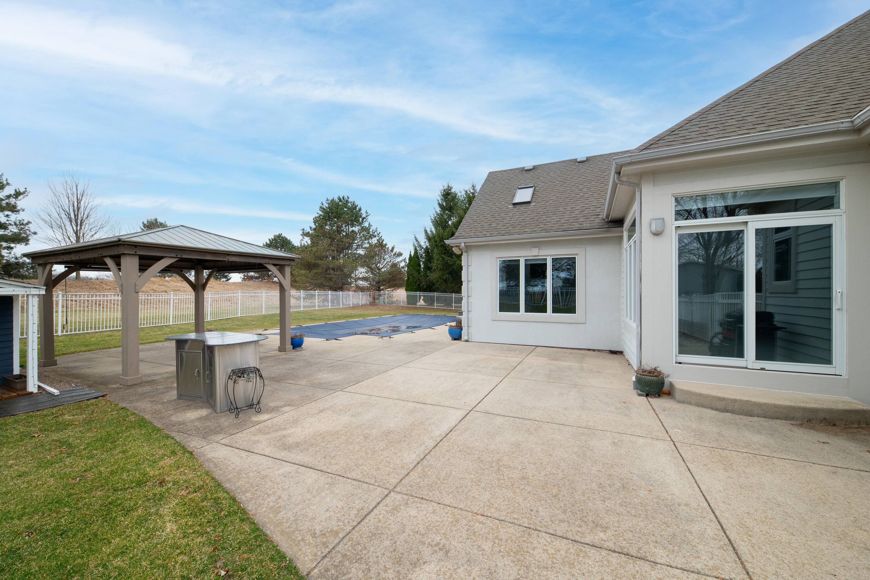 W226N3551 Wethersfield Road Pewaukee, WI 53072 - Photo 32 of 36 Patio and Gazebo