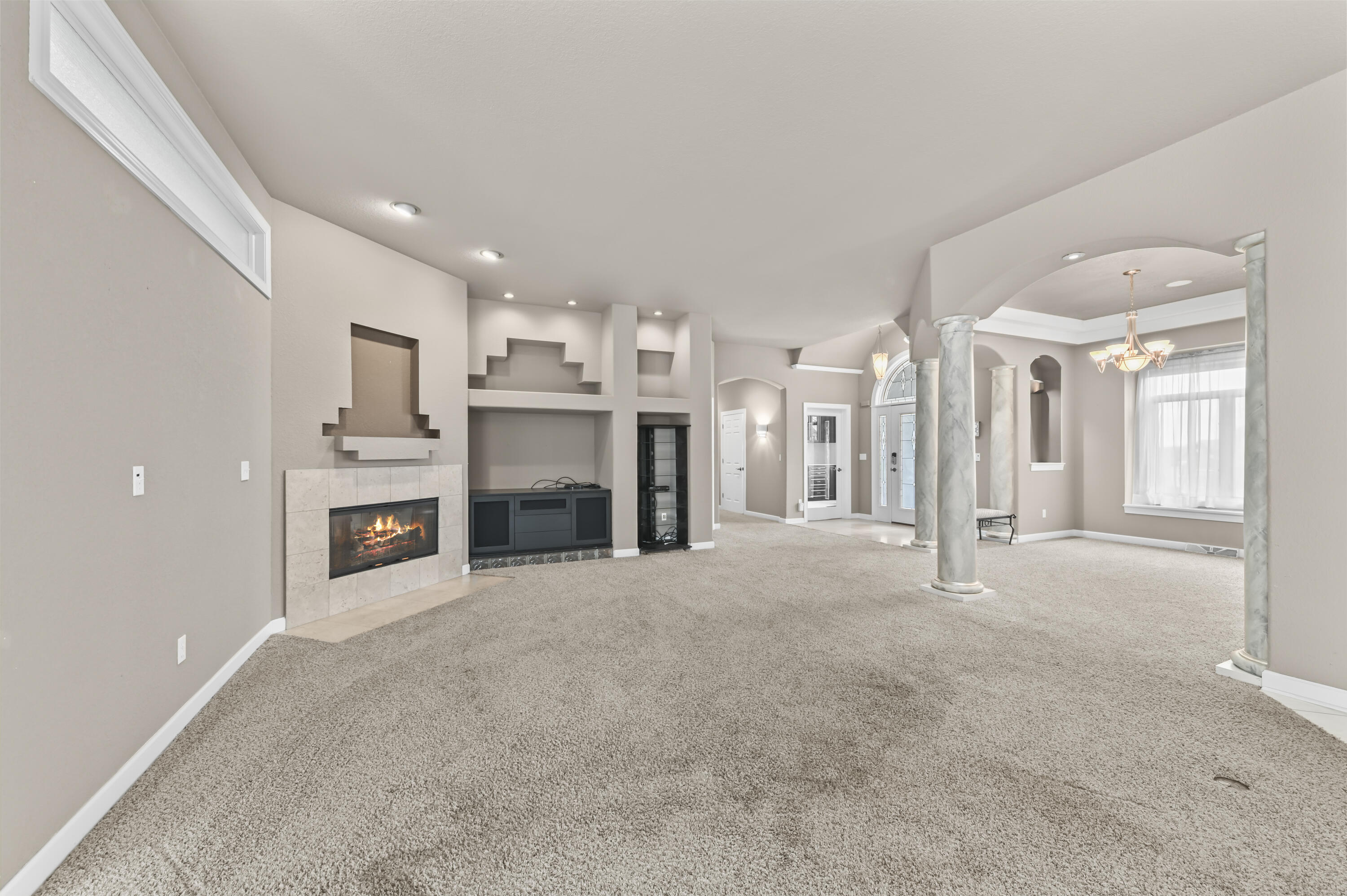 W226N3551 Wethersfield Road Pewaukee, WI 53072 - Photo 7 of 36 Open Great Room