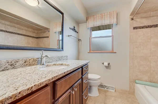 $360,000 | 1724 Lincoln Avenue, Crest Hill, IL 60403