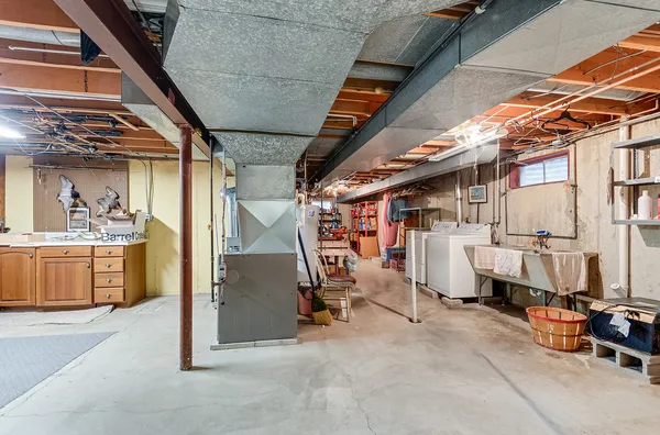 $360,000 | 1724 Lincoln Avenue, Crest Hill, IL 60403