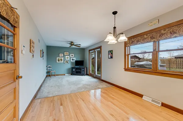 $360,000 | 1724 Lincoln Avenue, Crest Hill, IL 60403