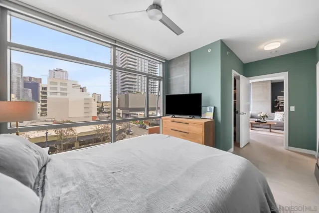 $634,900 | 800 The Mark Lane, Unit 504, San Diego, CA 92101