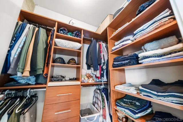 $634,900 | 800 The Mark Lane, Unit 504, San Diego, CA 92101