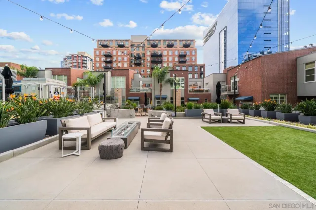 $634,900 | 800 The Mark Lane, Unit 504, San Diego, CA 92101