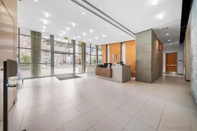 $634,900 | 800 The Mark Lane, Unit 504, San Diego, CA 92101