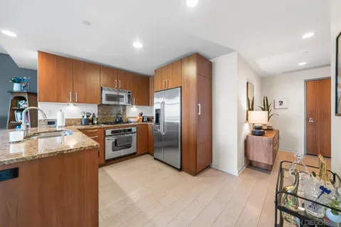$620,000 | 800 The Mark Lane, Unit 504, San Diego, CA 92101
