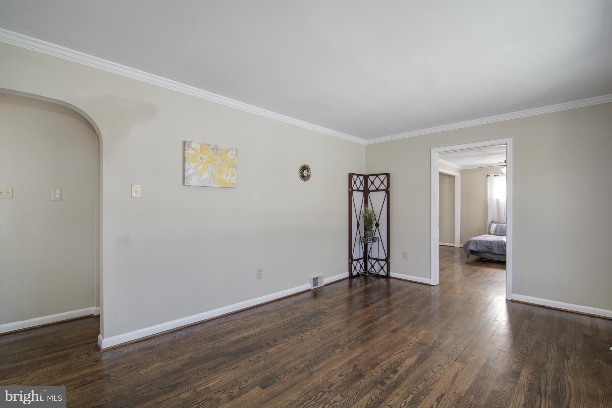 12847 Resh Road Hagerstown, MD 21740 - Photo 4 of 30 Living Room