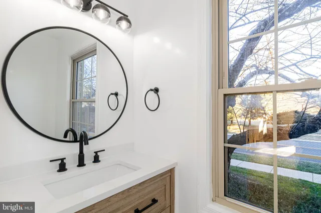 $4,200 | 7454 Westlake Terrace, Unit 7, Bethesda, MD 20817