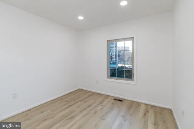 $4,200 | 7454 Westlake Terrace, Unit 7, Bethesda, MD 20817