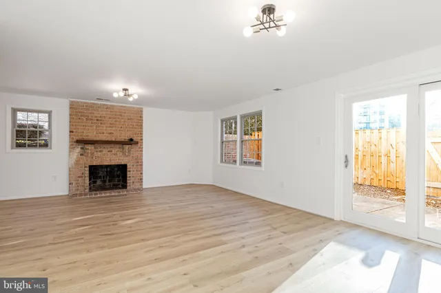 $4,200 | 7454 Westlake Terrace, Unit 7, Bethesda, MD 20817