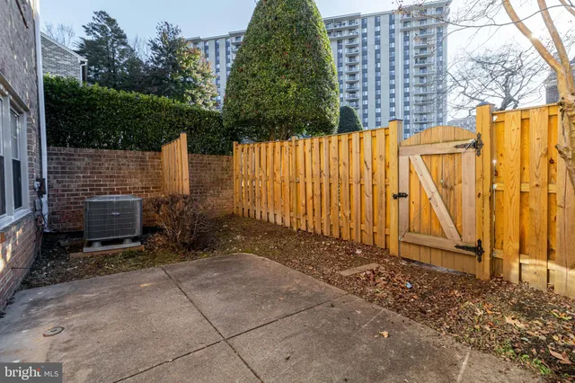 $4,200 | 7454 Westlake Terrace, Unit 7, Bethesda, MD 20817