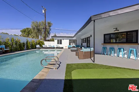 $950,000 | 44251 Russell Lane, Palm Desert, CA 92260