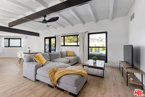 $950,000 | 44251 Russell Lane, Palm Desert, CA 92260