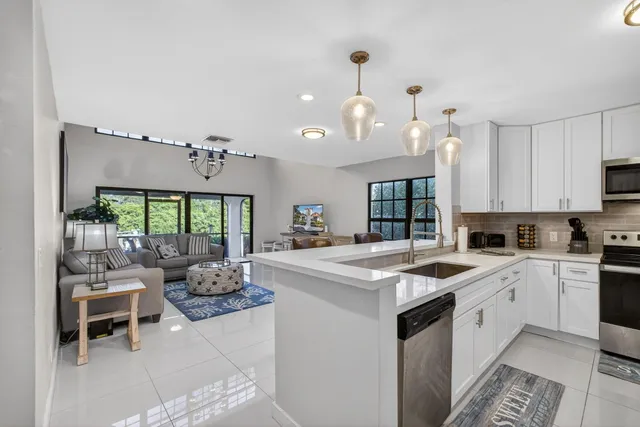 $6,700 | 2320 Treasure Isle Drive, Unit A74, Palm Beach Gardens, FL 33410