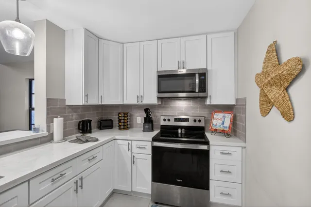 $6,700 | 2320 Treasure Isle Drive, Unit A74, Palm Beach Gardens, FL 33410