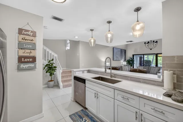 $6,700 | 2320 Treasure Isle Drive, Unit A74, Palm Beach Gardens, FL 33410