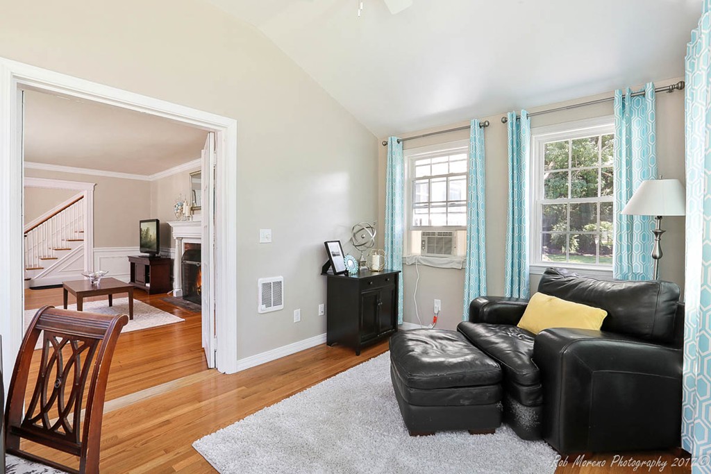 79 Ardsmoor Road Melrose, MA 02176 - Photo 4 of 25 Gallery Image 4
