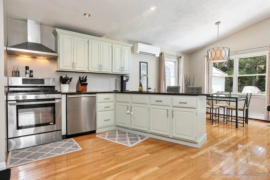 79 Ardsmoor Road Melrose, MA 02176 - Photo 9 of 25 Gallery Image 9