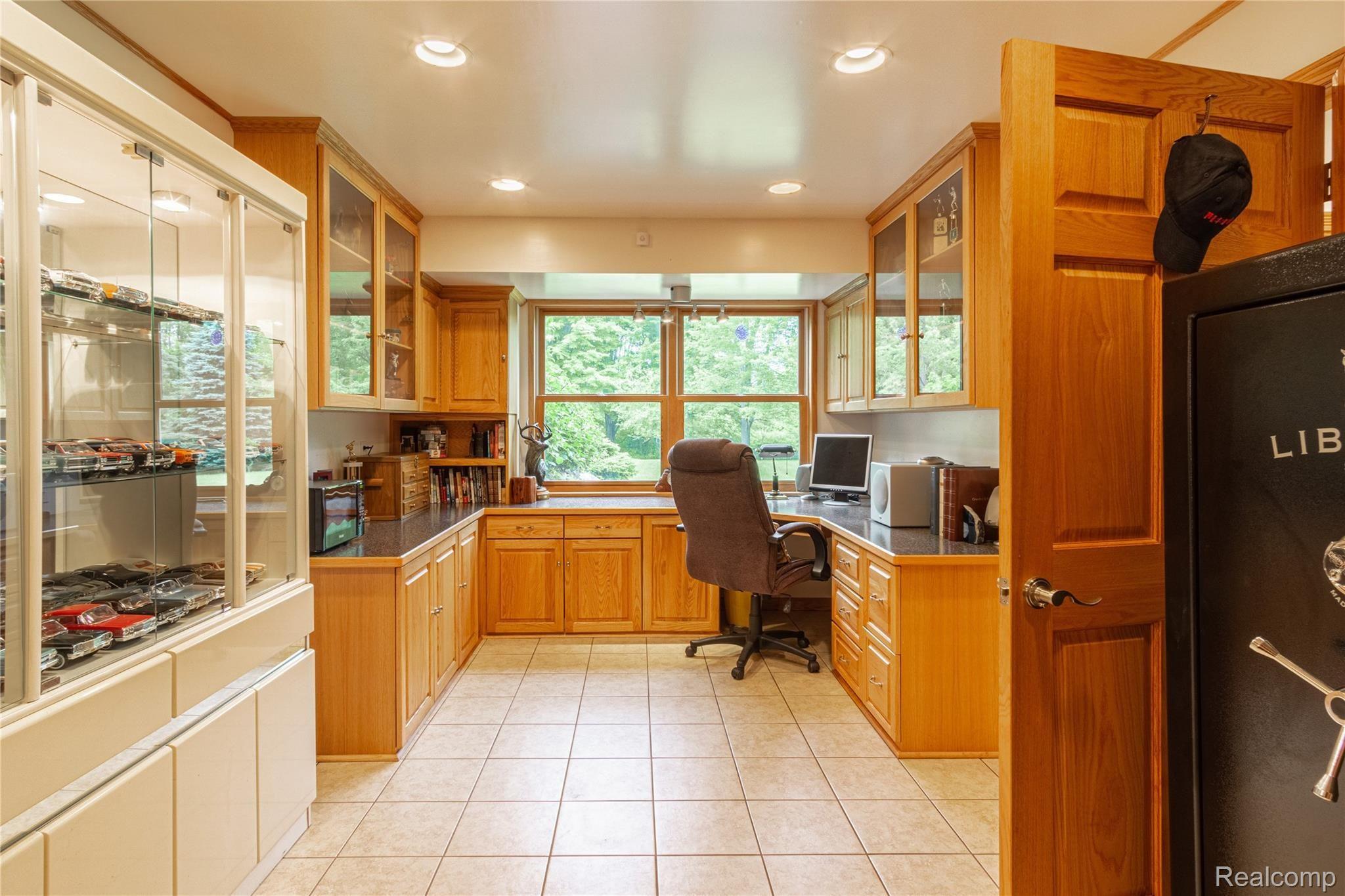 1481 Sackner Road Fenton, MI 48430 - Photo 34 of 41 Interiors (45 of 56).jpg