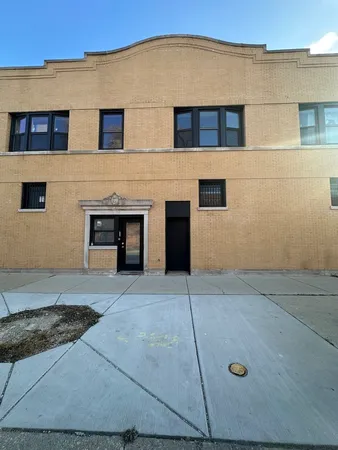 $2,200 | 2353 North Springfield Avenue, Unit 2, Chicago, IL 60647