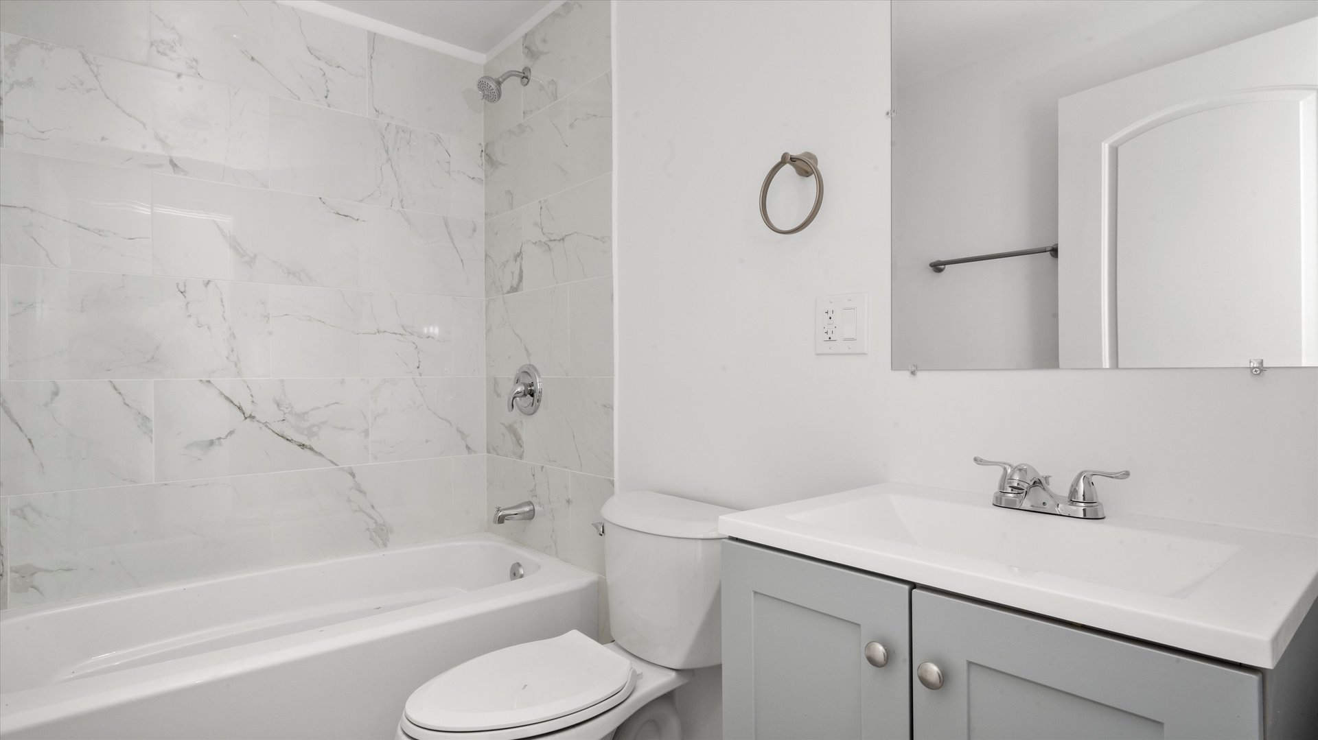 2353 North Springfield Avenue, Unit 2 Chicago, IL 60647 - Photo 6 of 7