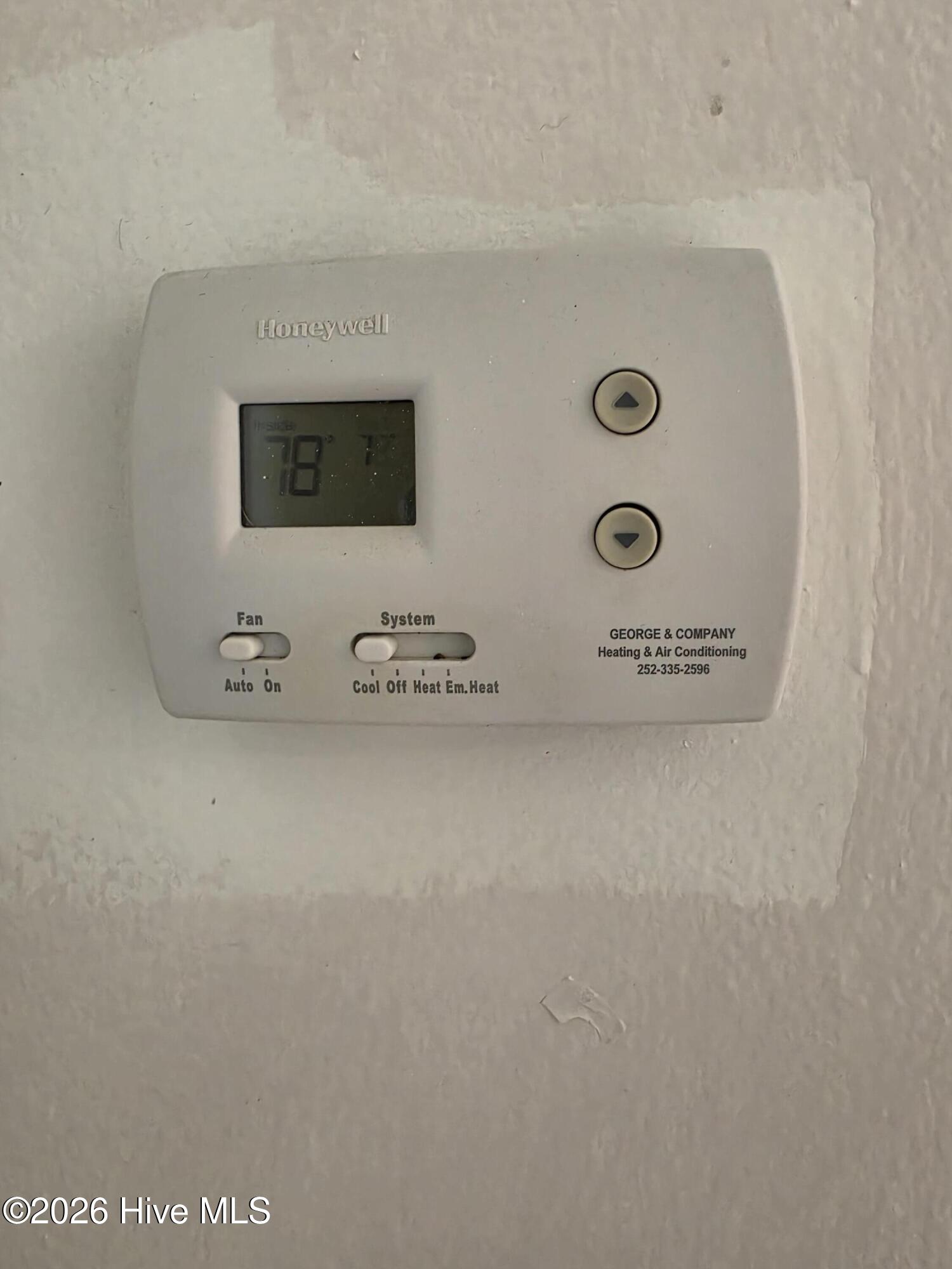 214 Old Oak Road Elizabeth City, NC 27909 - Photo 16 of 17 HVAC Thermastat