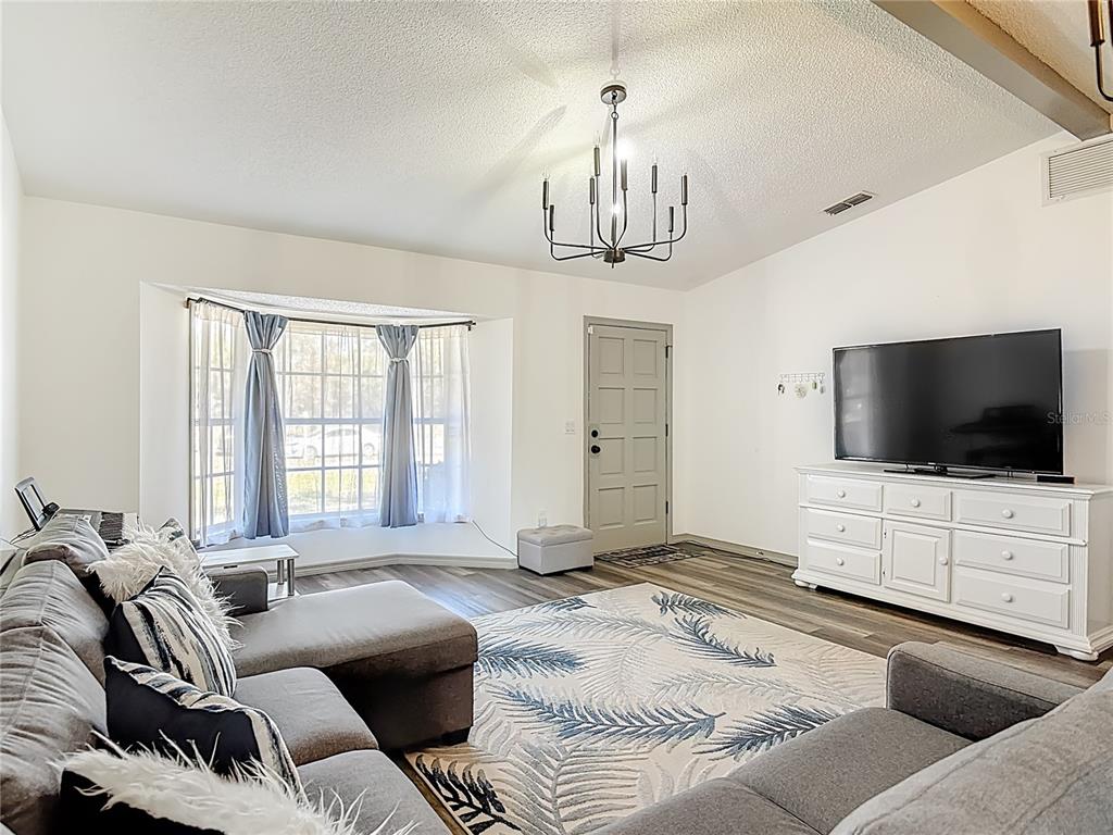 131 East Highbanks Road DeBary, FL 32713 - Photo 12 of 53