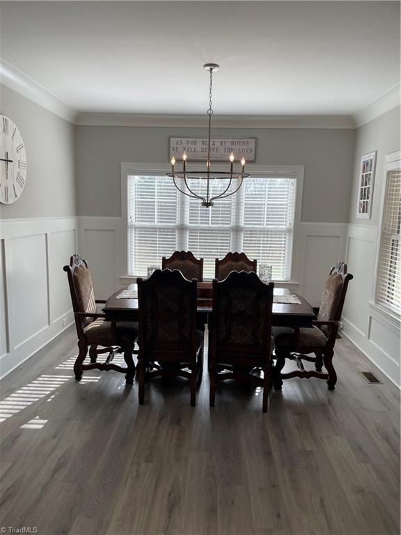8805 Colgate Road Stokesdale, NC 27357 - Photo 2 of 34 Dining area