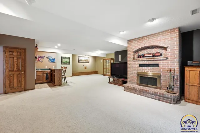 $415,000 | 3300 Southeast Meadowview Drive, Topeka, KS 66605