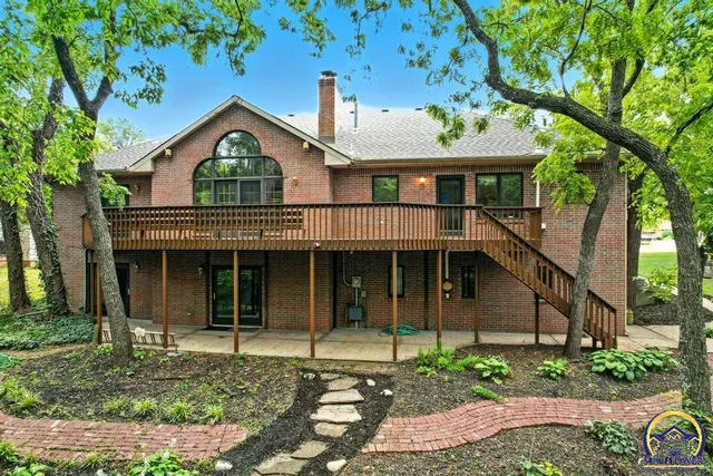 $415,000 | 3300 Southeast Meadowview Drive, Topeka, KS 66605