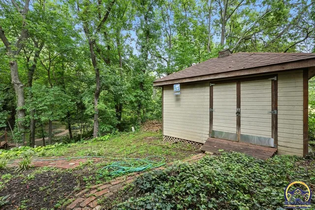 $415,000 | 3300 Southeast Meadowview Drive, Topeka, KS 66605