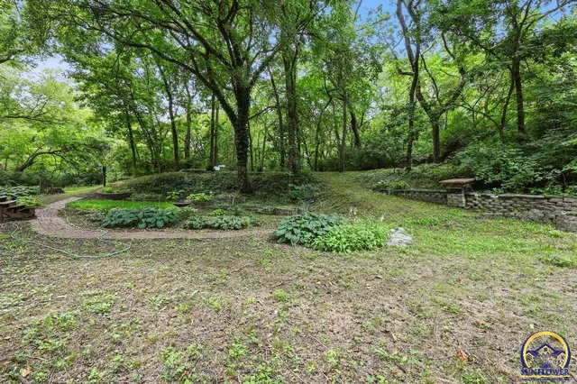 $415,000 | 3300 Southeast Meadowview Drive, Topeka, KS 66605