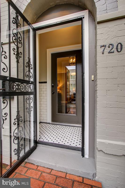 720 6th Street Northeast Washington, DC 20002 - Photo 4 of 46 Gallery Image 4