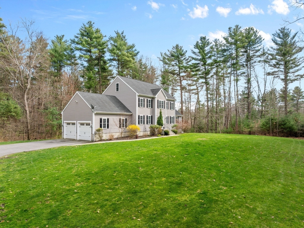 34 Beninati Farm Road Bridgewater, MA 02324 - Photo 3 of 39 Gallery Image 3