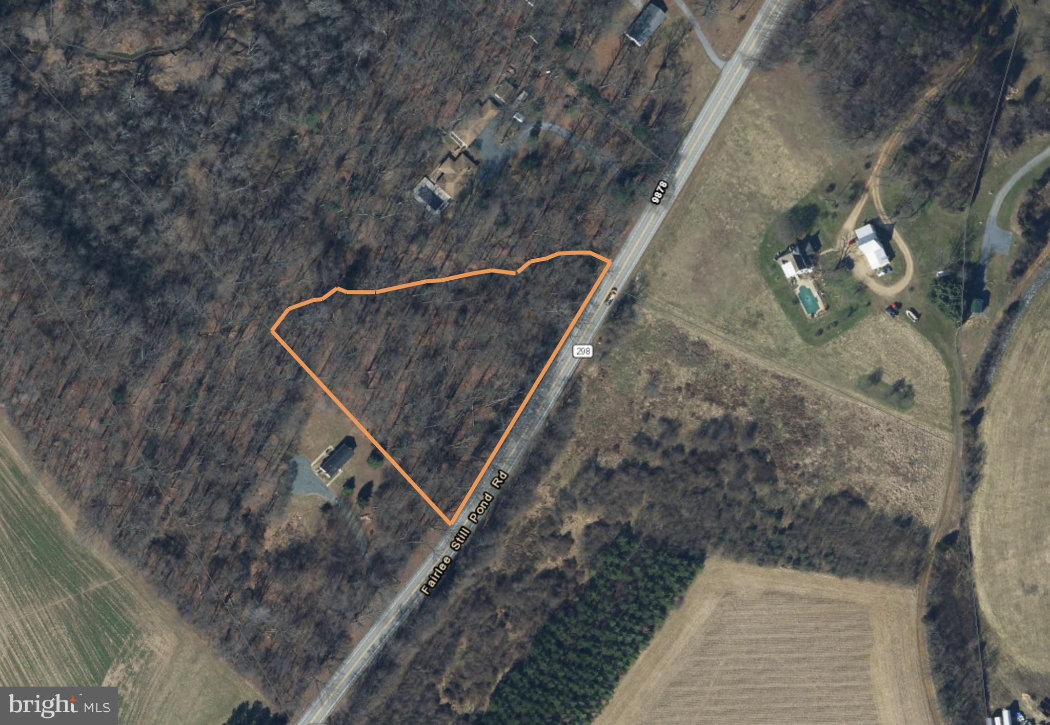 Fairlee Road Chestertown, MD 21620 - Photo 2 of 8 a backyard of a house