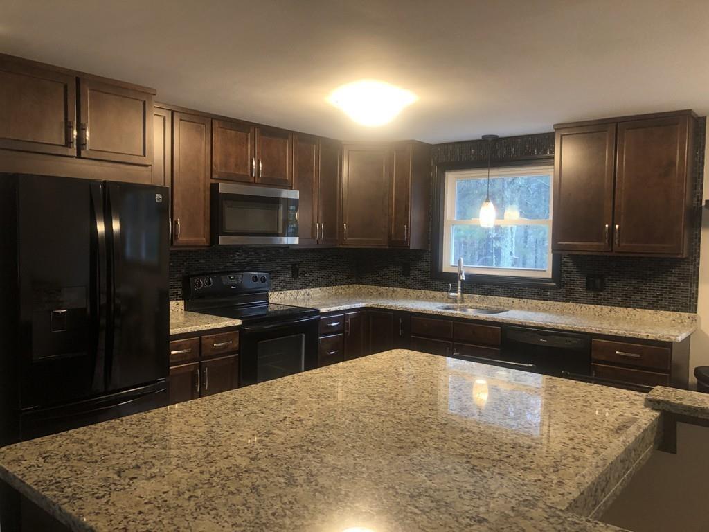 83 Slab Bridge Road Freetown, MA 02702 - Photo 6 of 34 Gallery Image 6