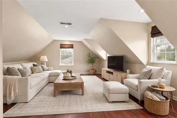 $489,000 | 421 Oaklawn Drive, Metairie, LA 70005