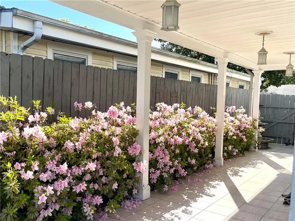 $489,000 | 421 Oaklawn Drive, Metairie, LA 70005