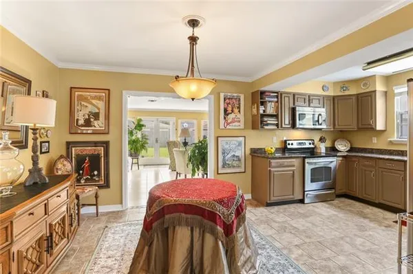 $489,000 | 421 Oaklawn Drive, Metairie, LA 70005