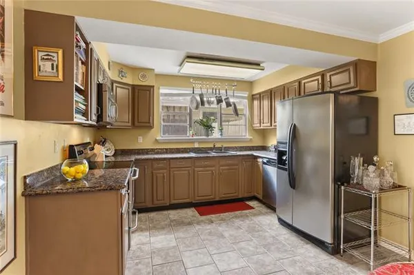 $489,000 | 421 Oaklawn Drive, Metairie, LA 70005