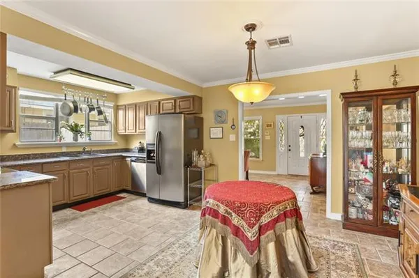 $489,000 | 421 Oaklawn Drive, Metairie, LA 70005