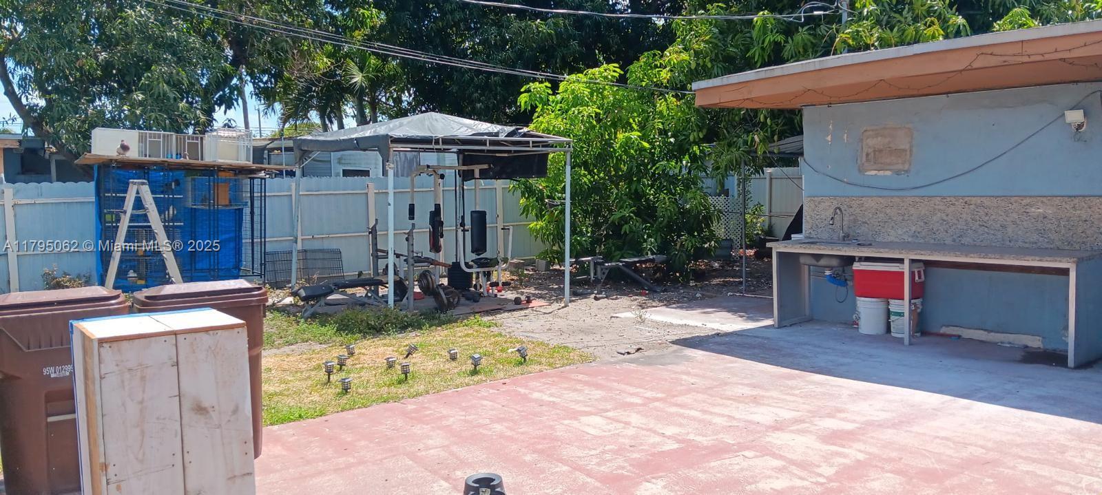 940 East 9th Place Hialeah, FL 33010 - Photo 3 of 5