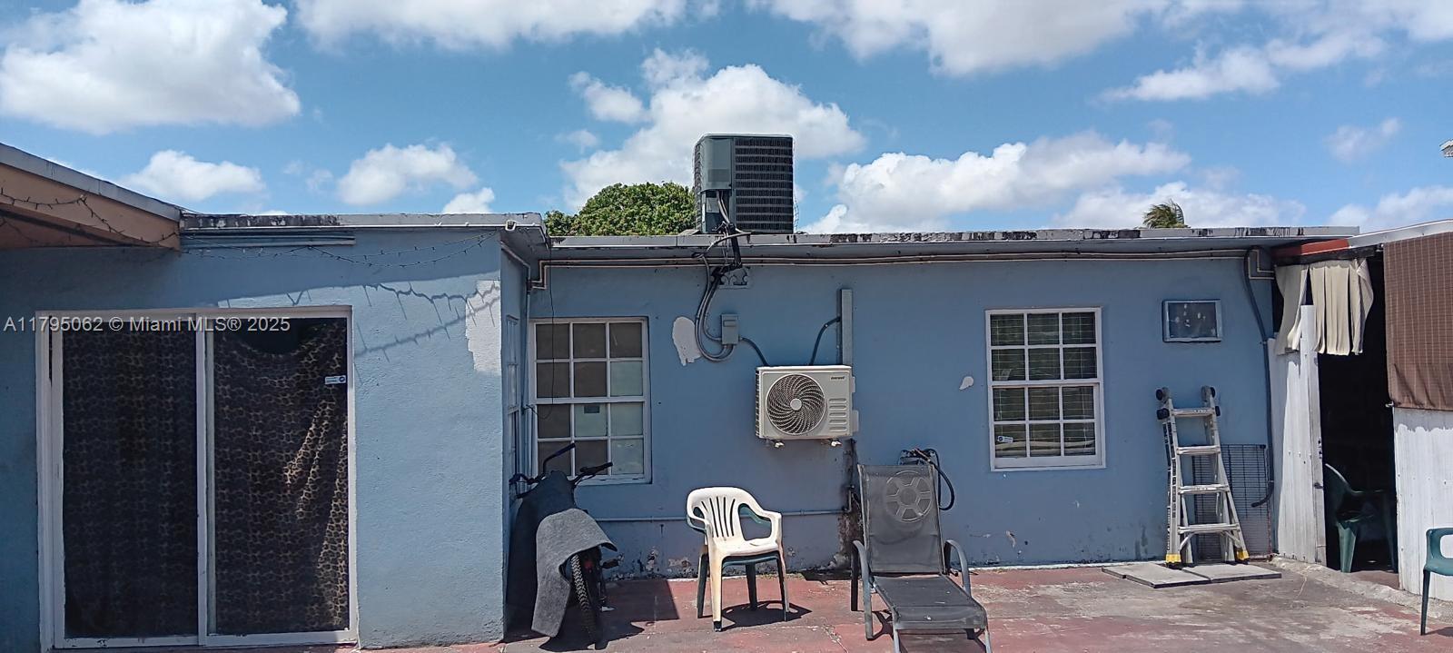 940 East 9th Place Hialeah, FL 33010 - Photo 4 of 5