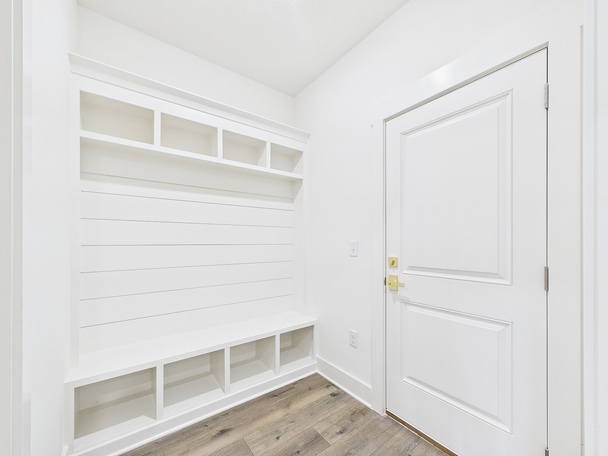 1619 Moore Street Niceville, FL 32578 - Photo 40 of 45 Mudroom