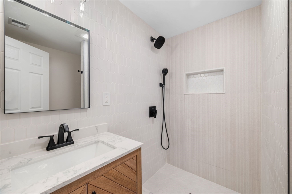 29 Rockway Road Peabody, MA 01960 - Photo 13 of 16