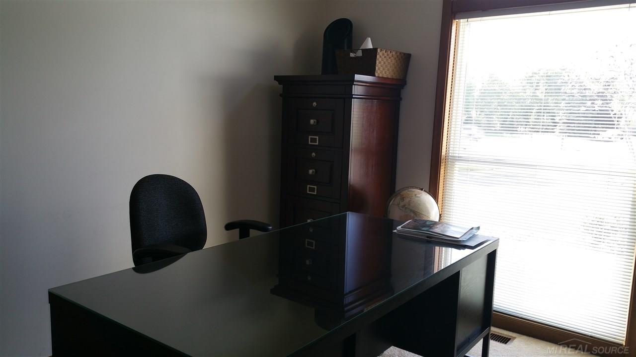 462 South Boulevard Rochester, MI 48307 - Photo 21 of 64 31243782-20.JPG