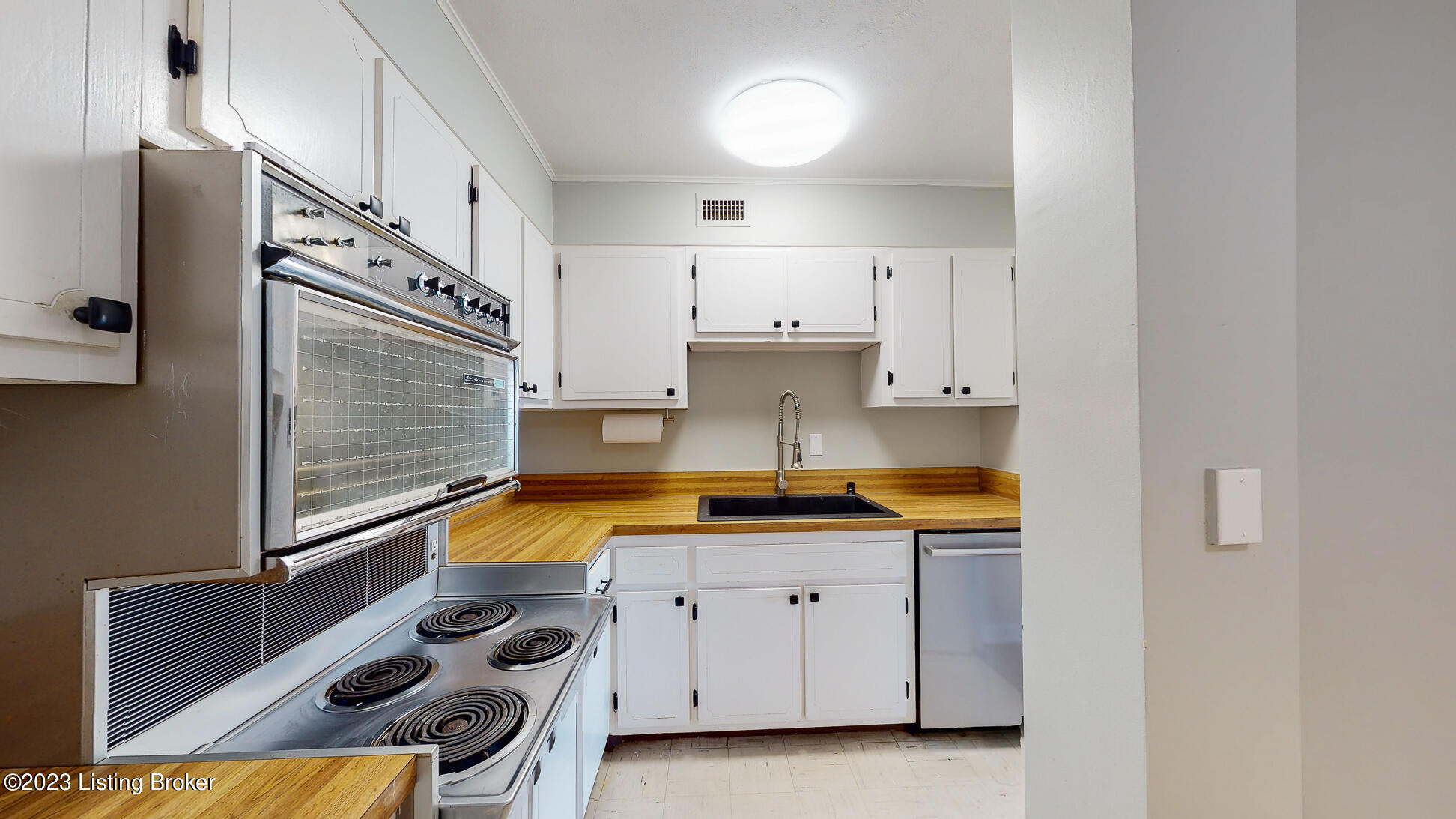 2121 Nicholasville Road, Unit 812 Lexington, KY 40503 - Photo 17 of 55 2121-Nicholasville-Rd_Unit-812_017