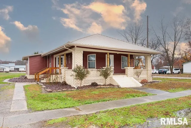 $245,000 | 326 Main Street, Xenia, IL 62899