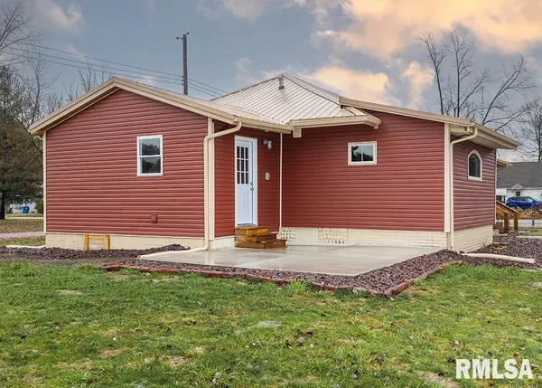 $245,000 | 326 Main Street, Xenia, IL 62899